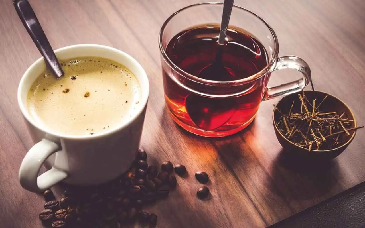 Sei in menopausa? Non bere assolutamente queste bevande: peggiorano i sintomi