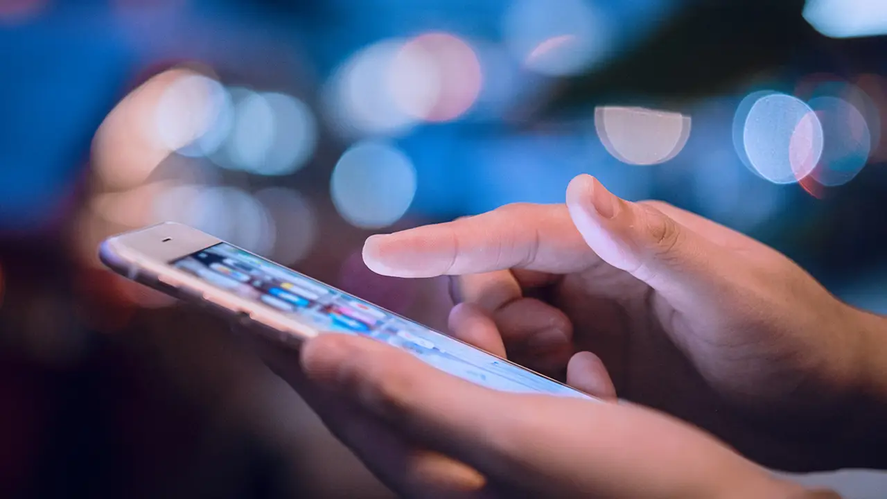 Non dare mai il tuo numero di telefono agli sconosciuti: ecco che truffe possono farti subito